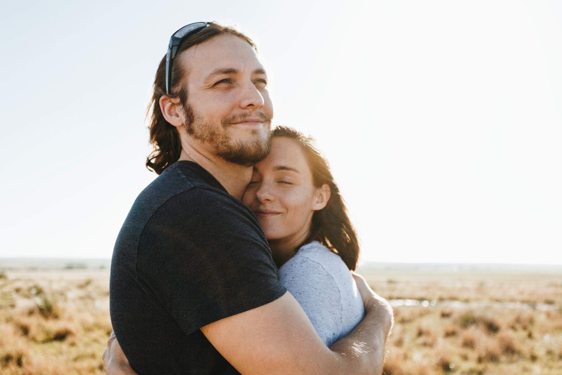 « Je voulais juste me changer les idées » — Pourquoi la première relation après une rupture échoue presque toujours — Mode de vie