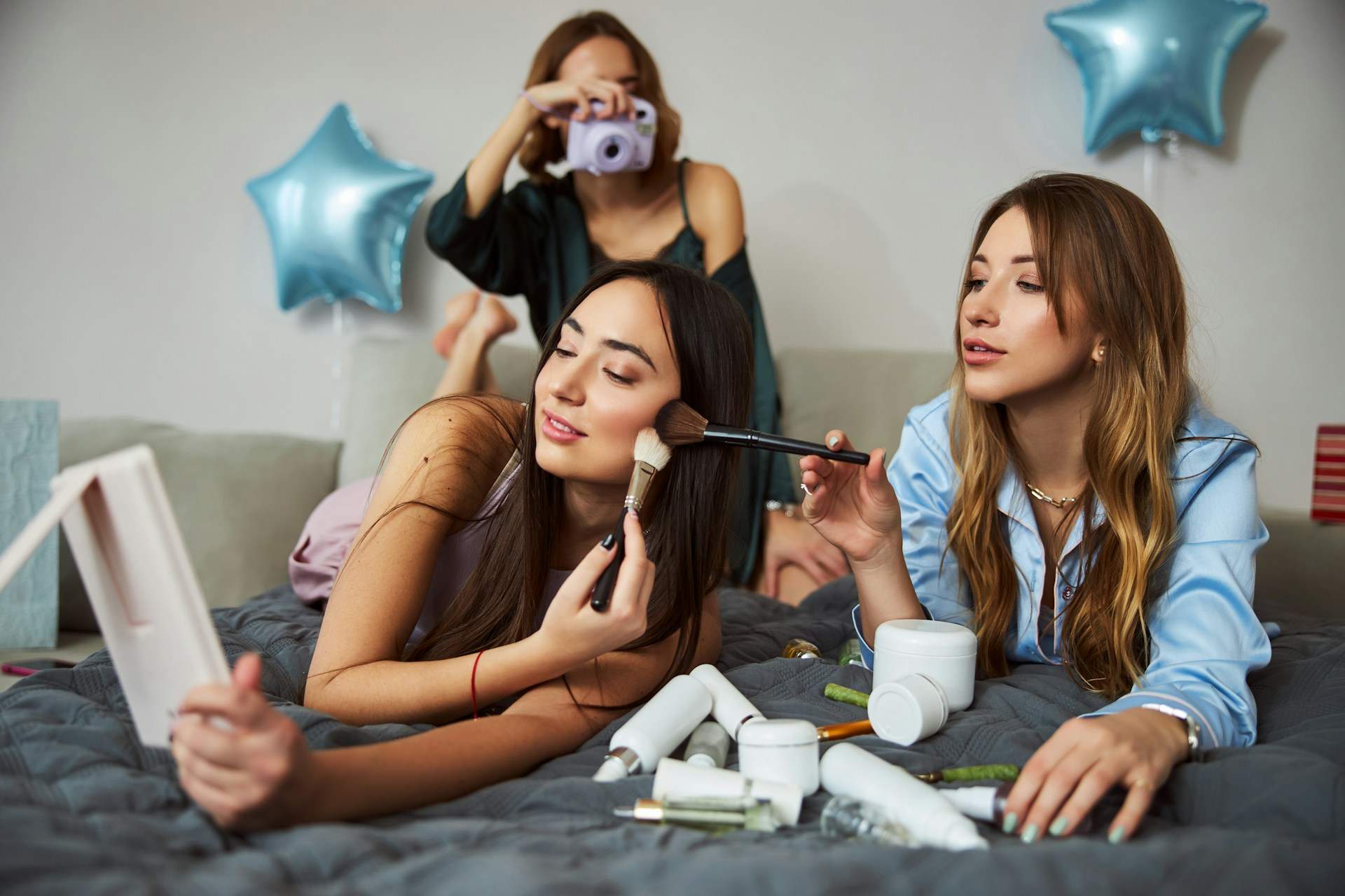 Adiós a los polvos: las texturas cremosas que van a dominar el maquillaje en 2026 — Rostro