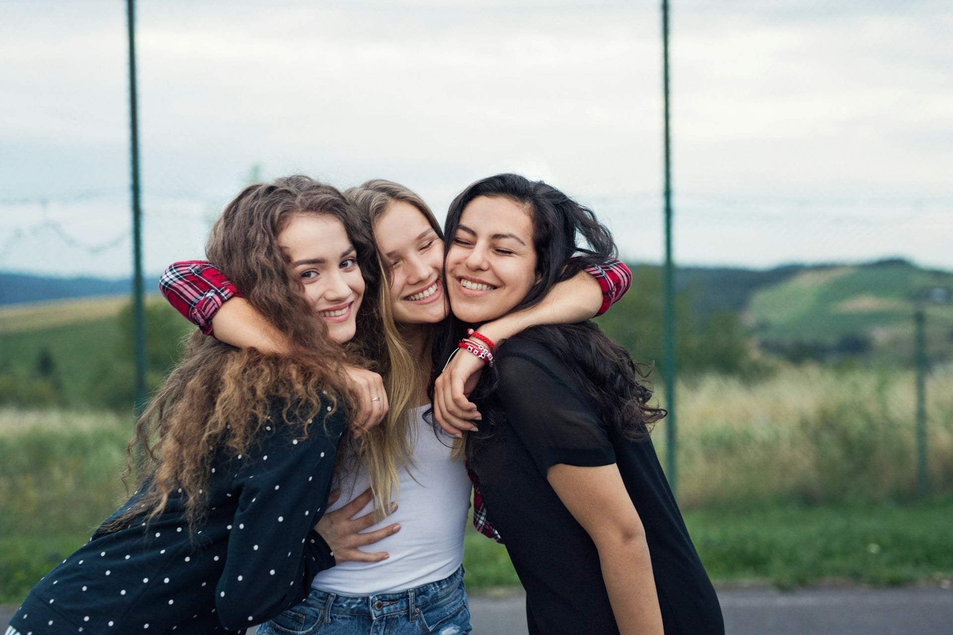 L'été rend-il vraiment plus facile de créer des liens ? Ce que cette saison peut faire pour vos relations — Mode de vie