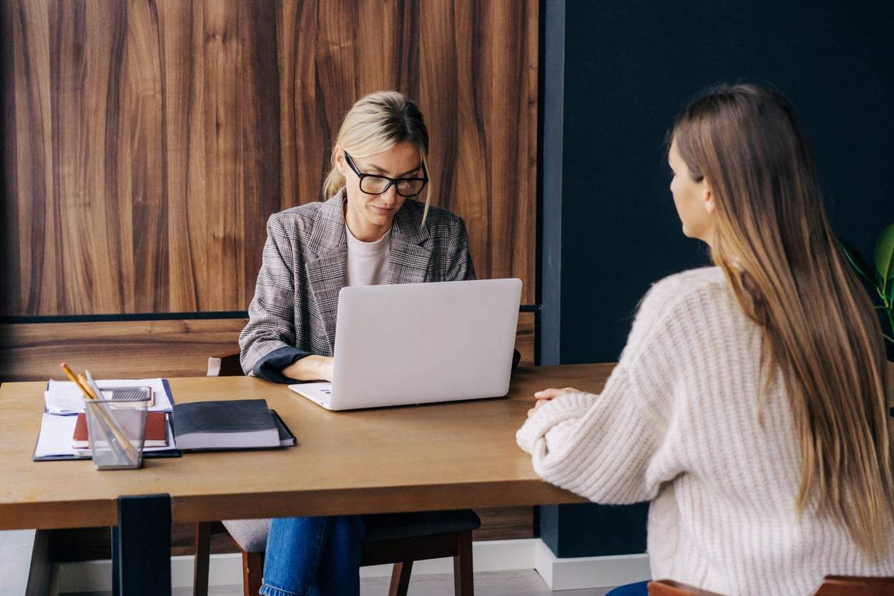 5 cosas que las empresas esperan de ti en el trabajo pero nunca te dicen en la entrevista — Estilo de vida