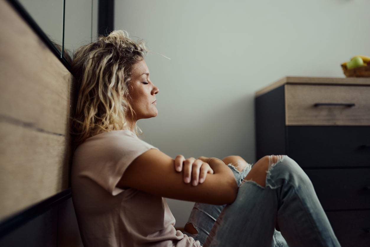 8 secuelas de una crianza demasiado estricta que sigues cargando de adulto — Familia
