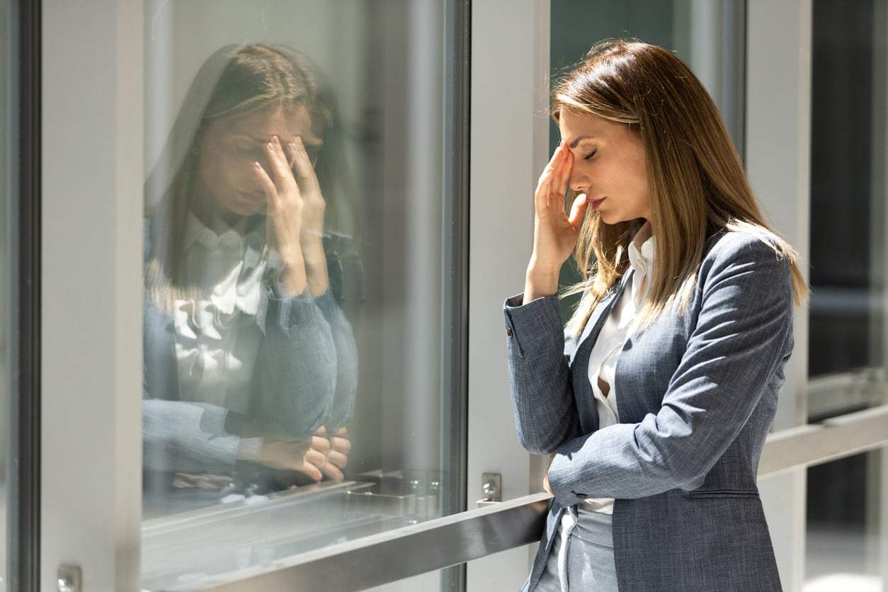 8 choses qui freinent silencieusement votre carrière (sans que vous le remarquiez) — Mode de vie
