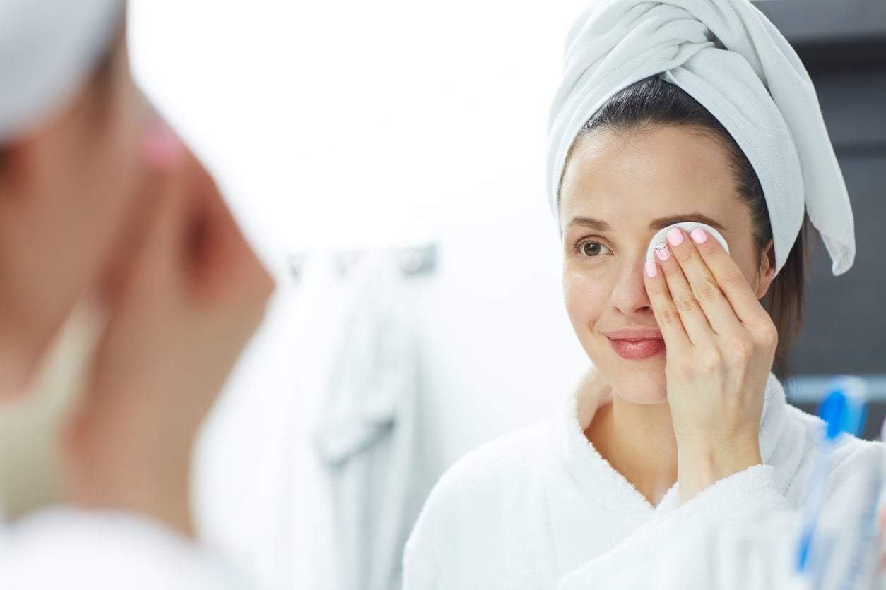 How to remove waterproof mascara at night — without rubbing or irritation — Face