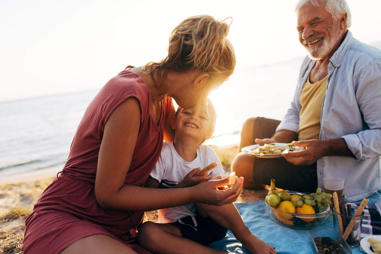 Vacaciones con los padres: de pesadilla a recuerdo eterno (y cómo lo conseguimos) — Familia