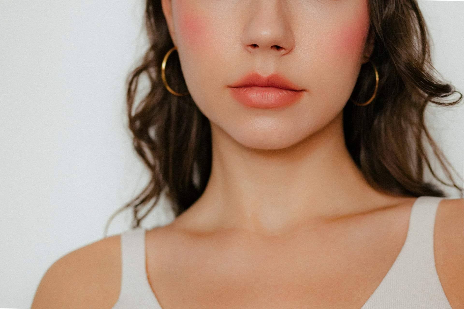 7 astuces maquillage pour un éclat naturel et lumineux — Visage