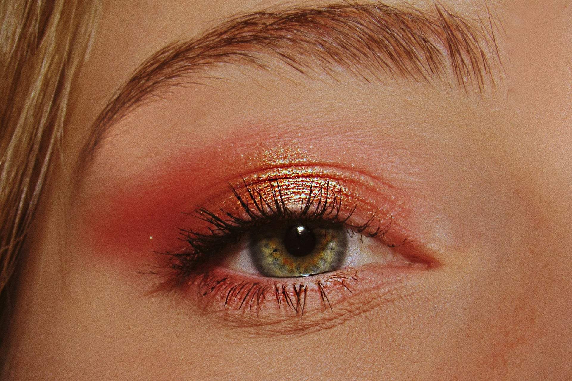 5 tendencias de maquillaje de verano que hacen olvidar el contorno pesado — Rostro