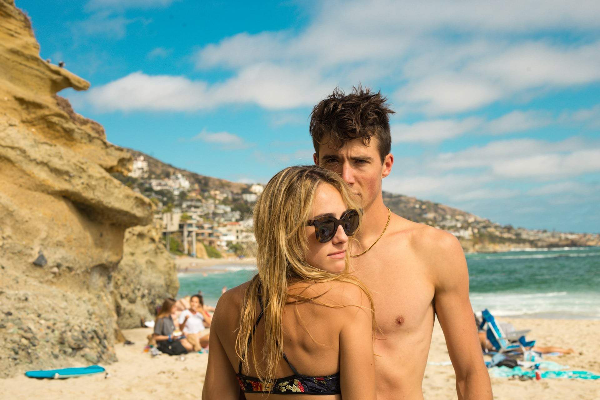 A beach date sounds dreamy — until you're actually standing there in a swimsuit — Lifestyle