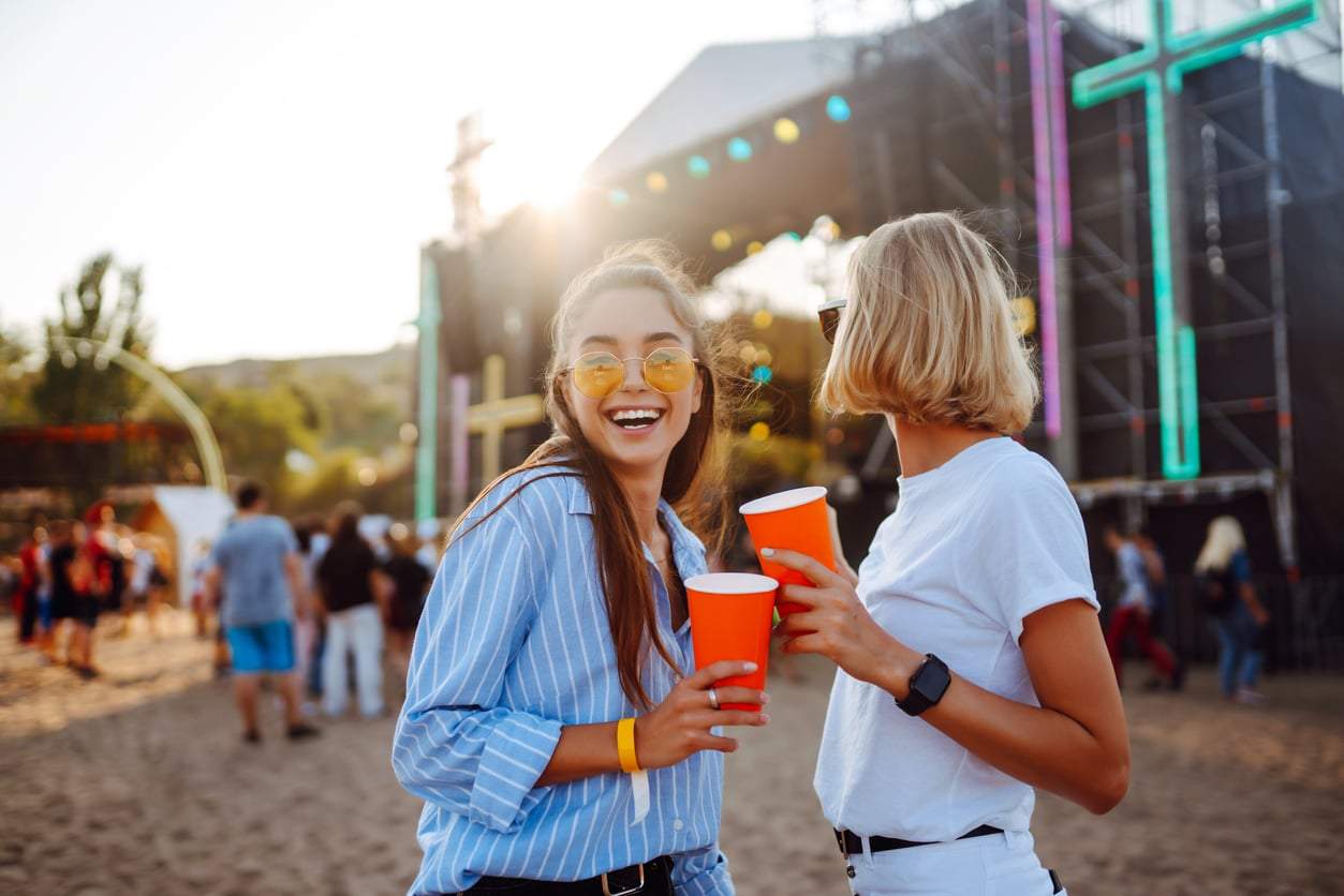 Trop vieille pour les festivals : quand des toilettes propres comptent plus que l'affiche — Mode de vie