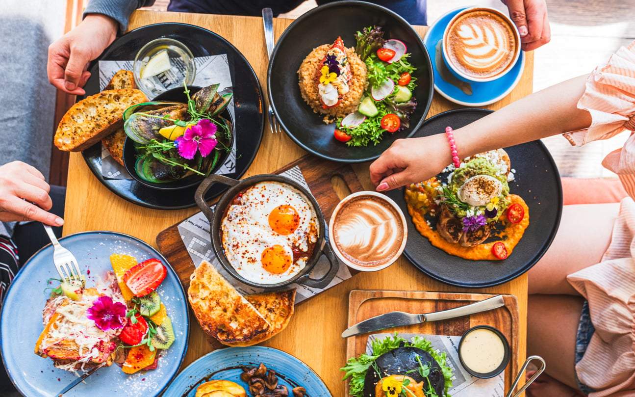 Tu brunch perfecto según tu mes de nacimiento: el plato y la bebida que te delatan — Estilo de vida