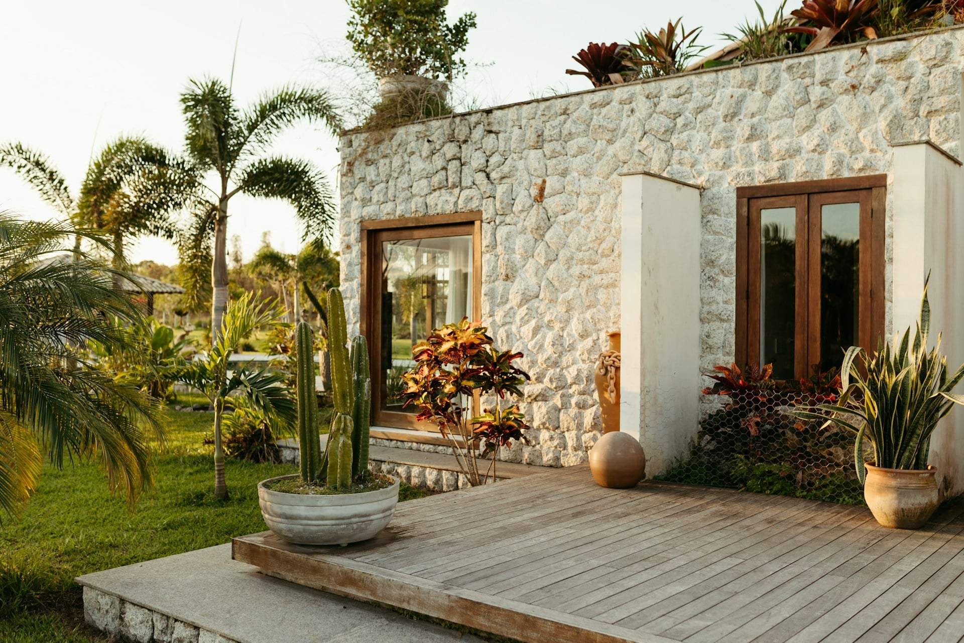 ¿Quieres un jardín bonito y atemporal? Evita estas 5 tendencias pasadas de moda — Jardín y terraza