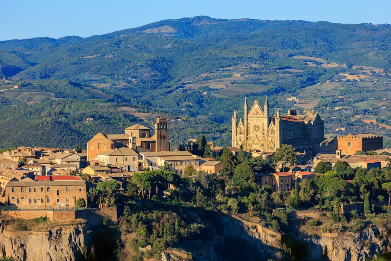 The Italy no travel guide shows you: inside Gergely Péterfy's new novel — Leisure