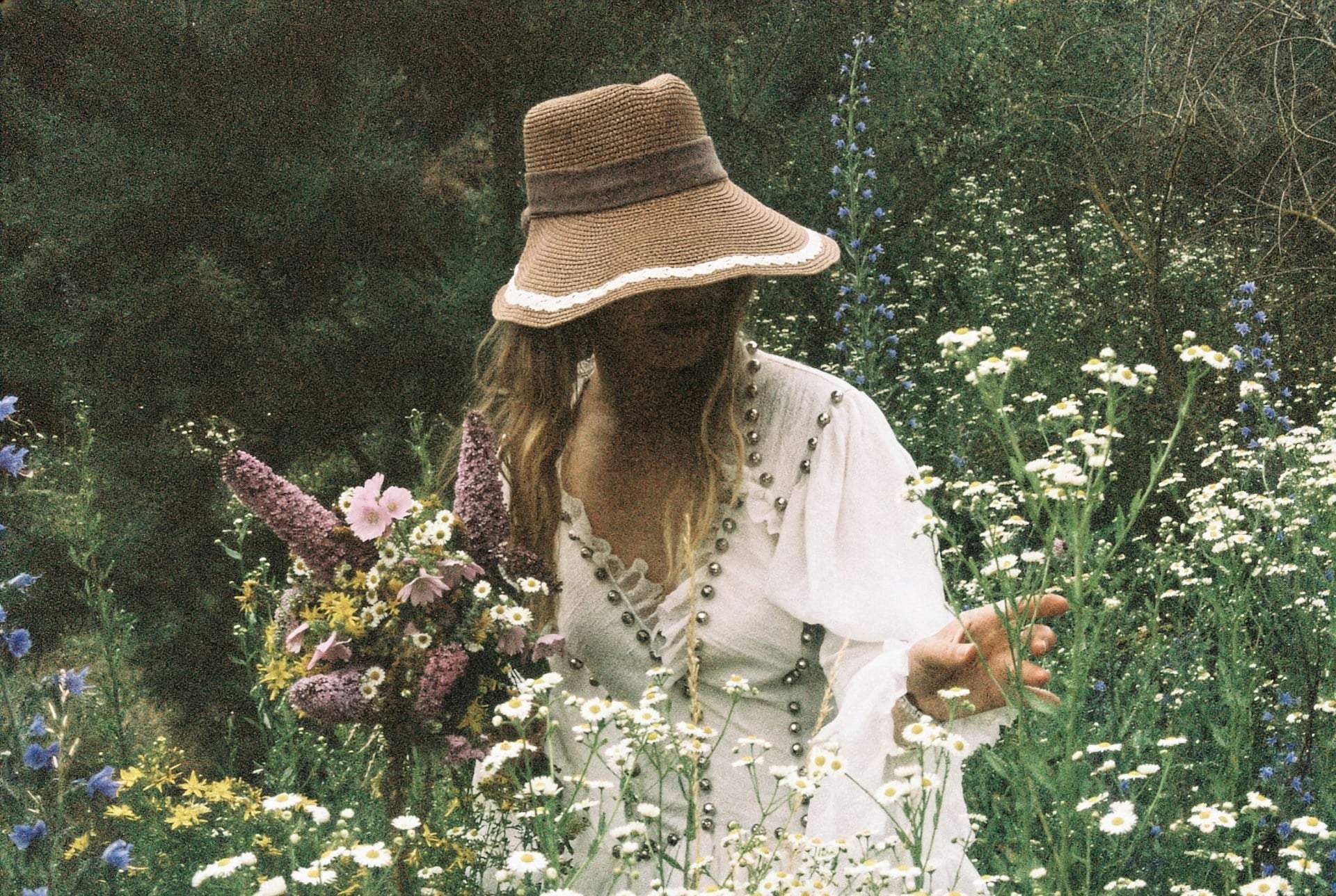 Les 6 chapeaux les plus stylés de la saison pour ne plus jamais passer inaperçue — Mode