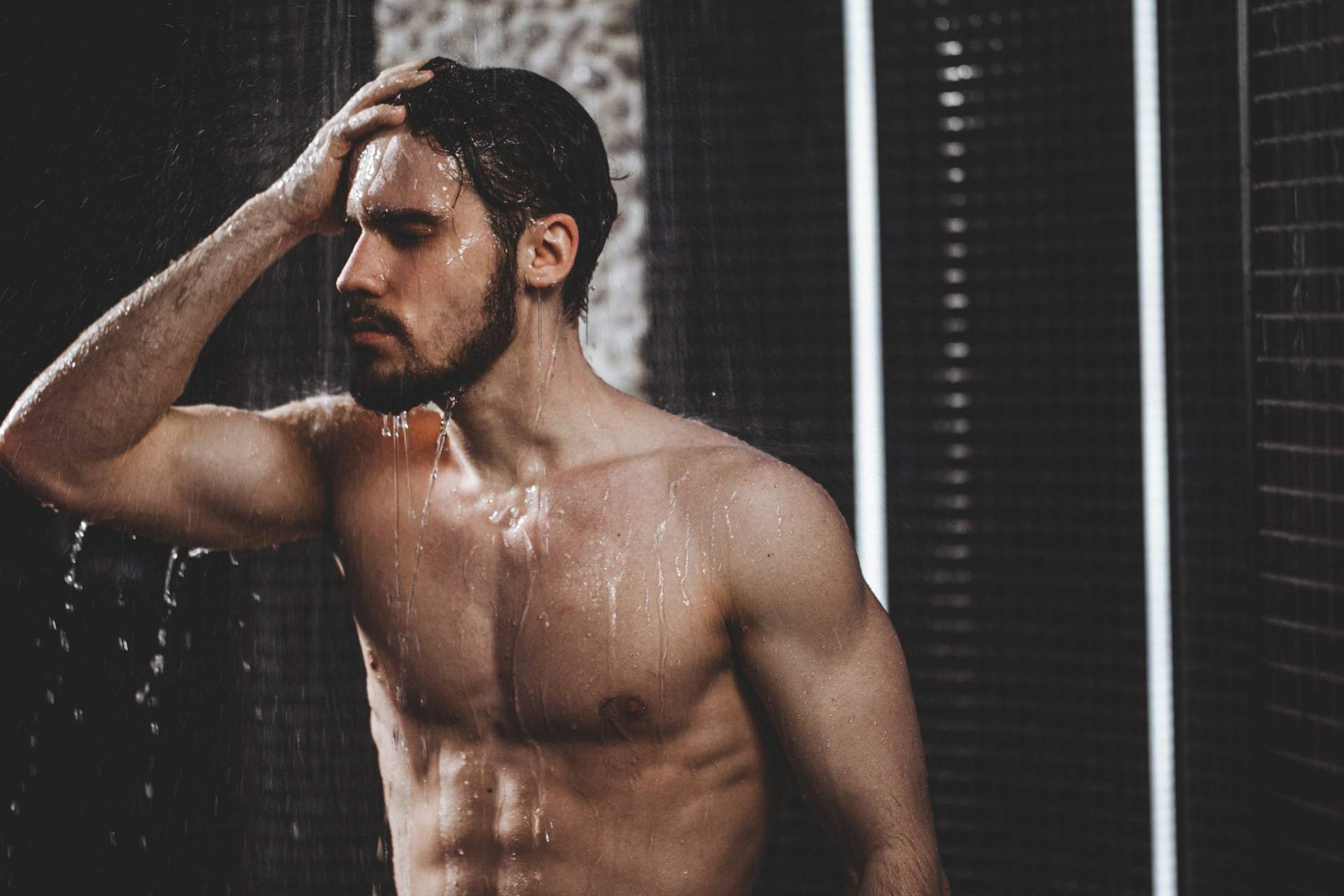 « C'est sa douche quotidienne qui m'a tout révélé » — Comment j'ai découvert que mon mari me trompait — Relation