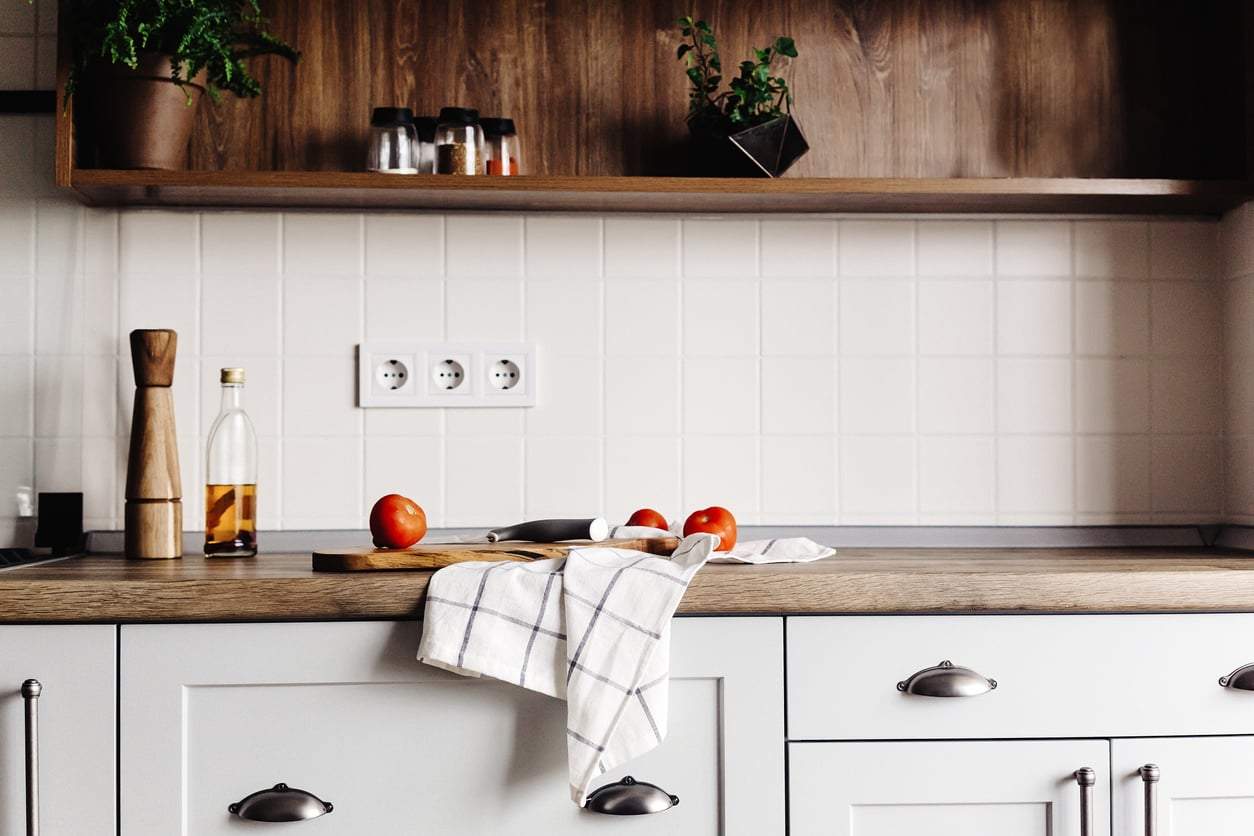 Guarda solo estas 4 cosas en casa y notarás cómo baja el calor al instante — Decoración