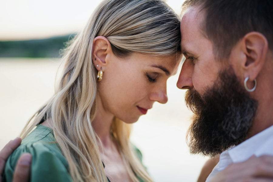 "Creíamos que éramos diferentes, y aun así acabamos siendo infelices" – cuando una pareja está convencida de que su amor es único — Relación