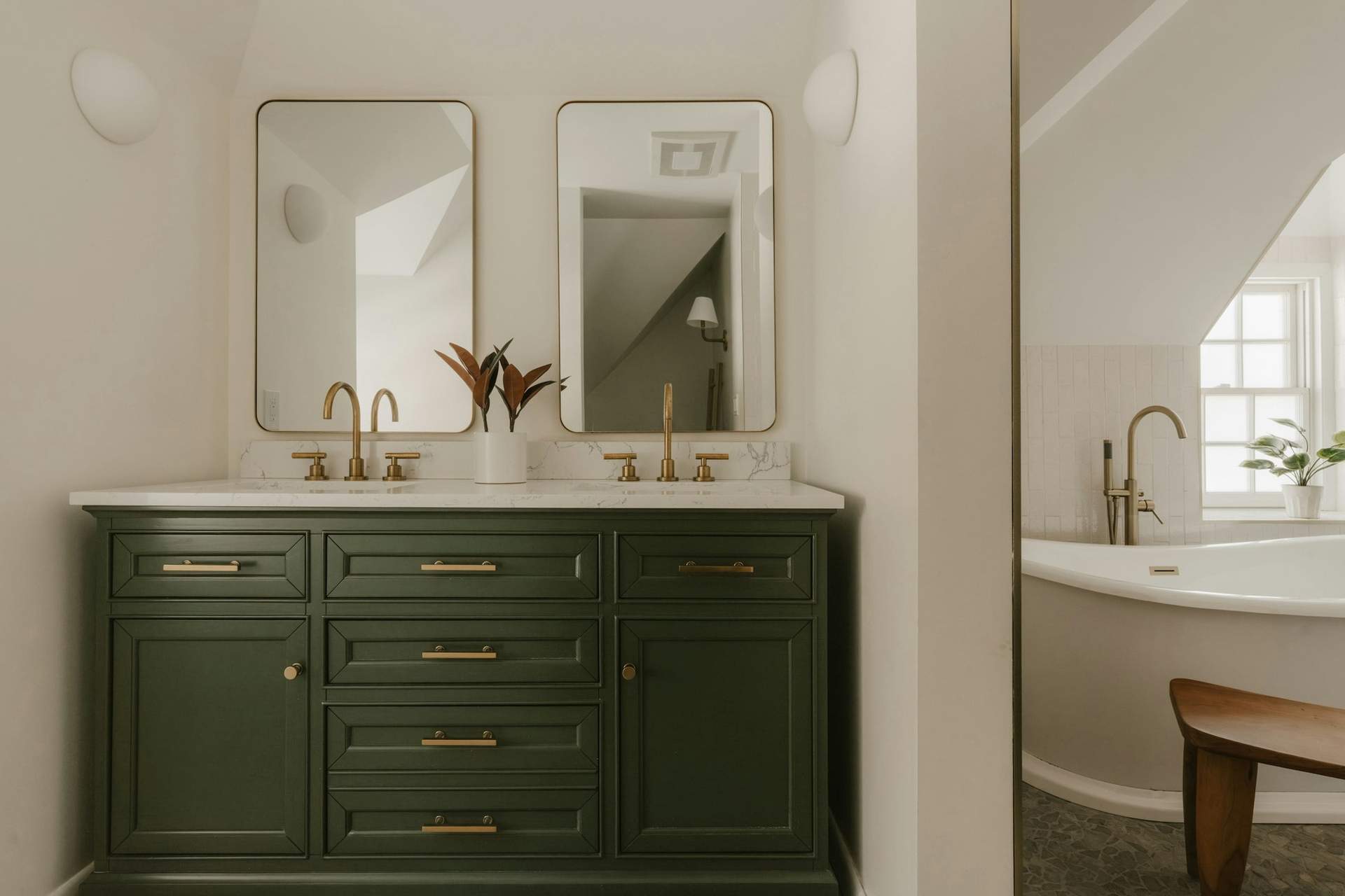 10 Bathroom Mistakes That Are Making Your Space Look Less Elegant Than It Should — Decor