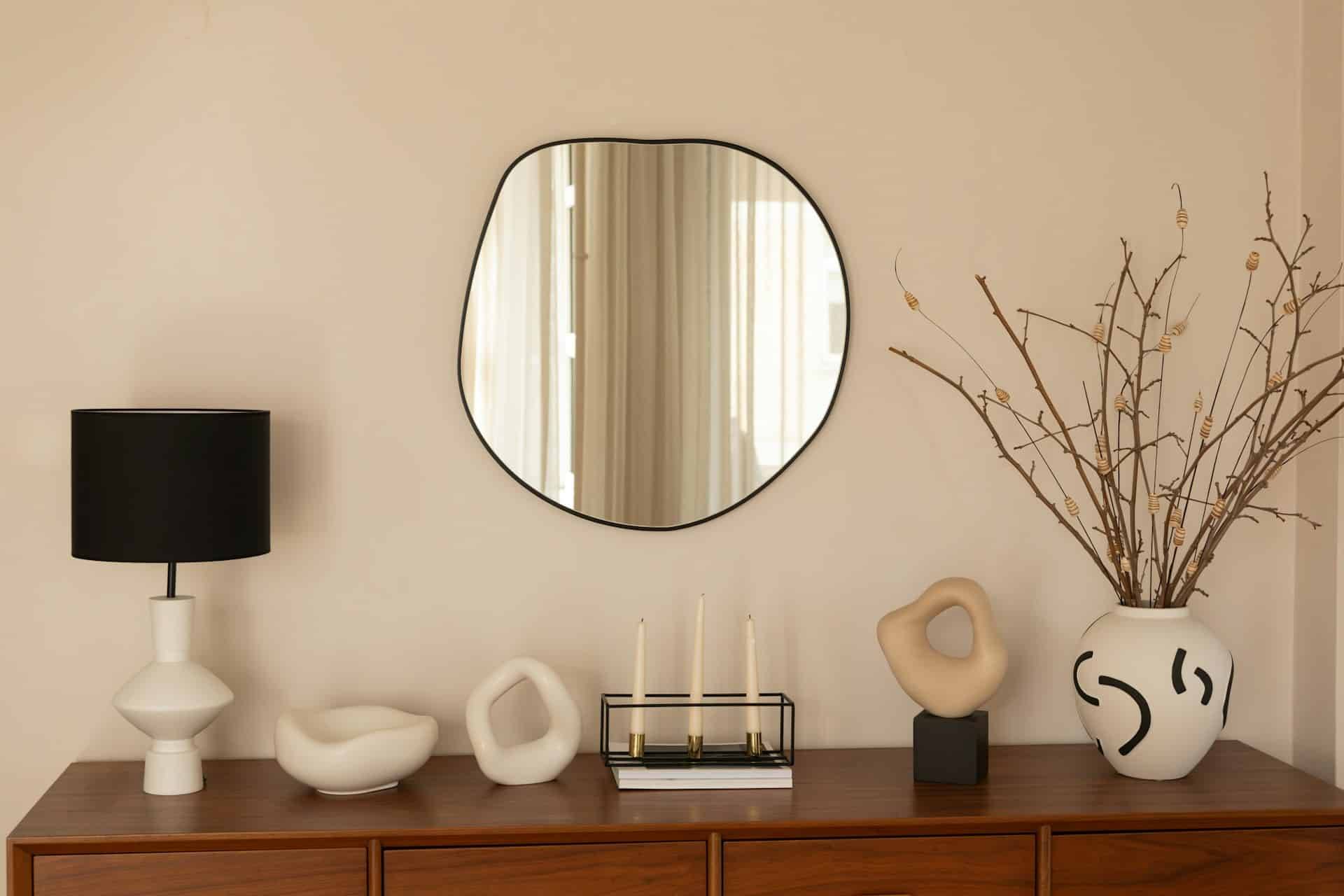 How to Place Mirrors to Attract Wealth – Feng Shui Tips
