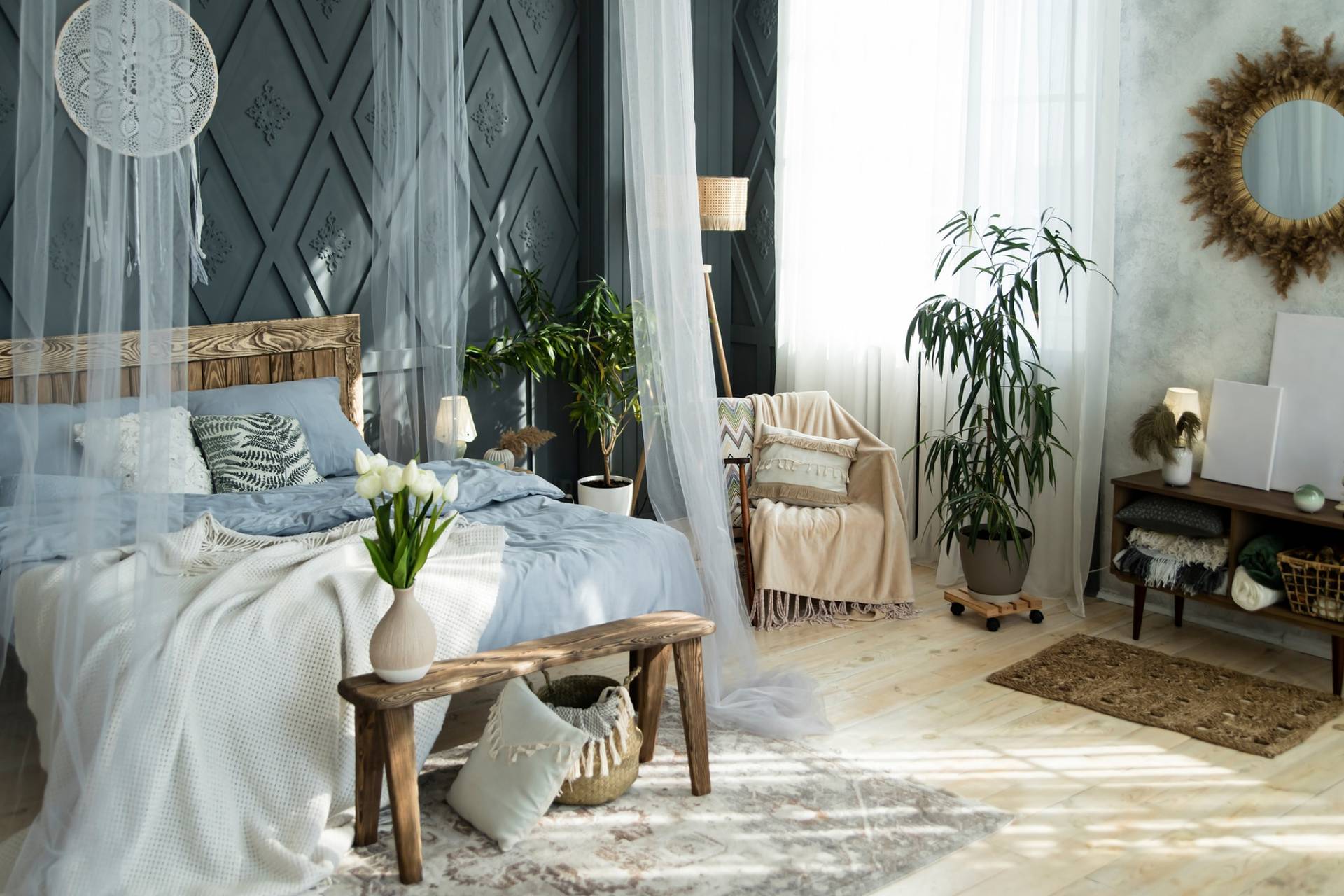 So schaffst du mehr Platz im Schlafzimmer: 5 clevere Aufbewahrungstricks