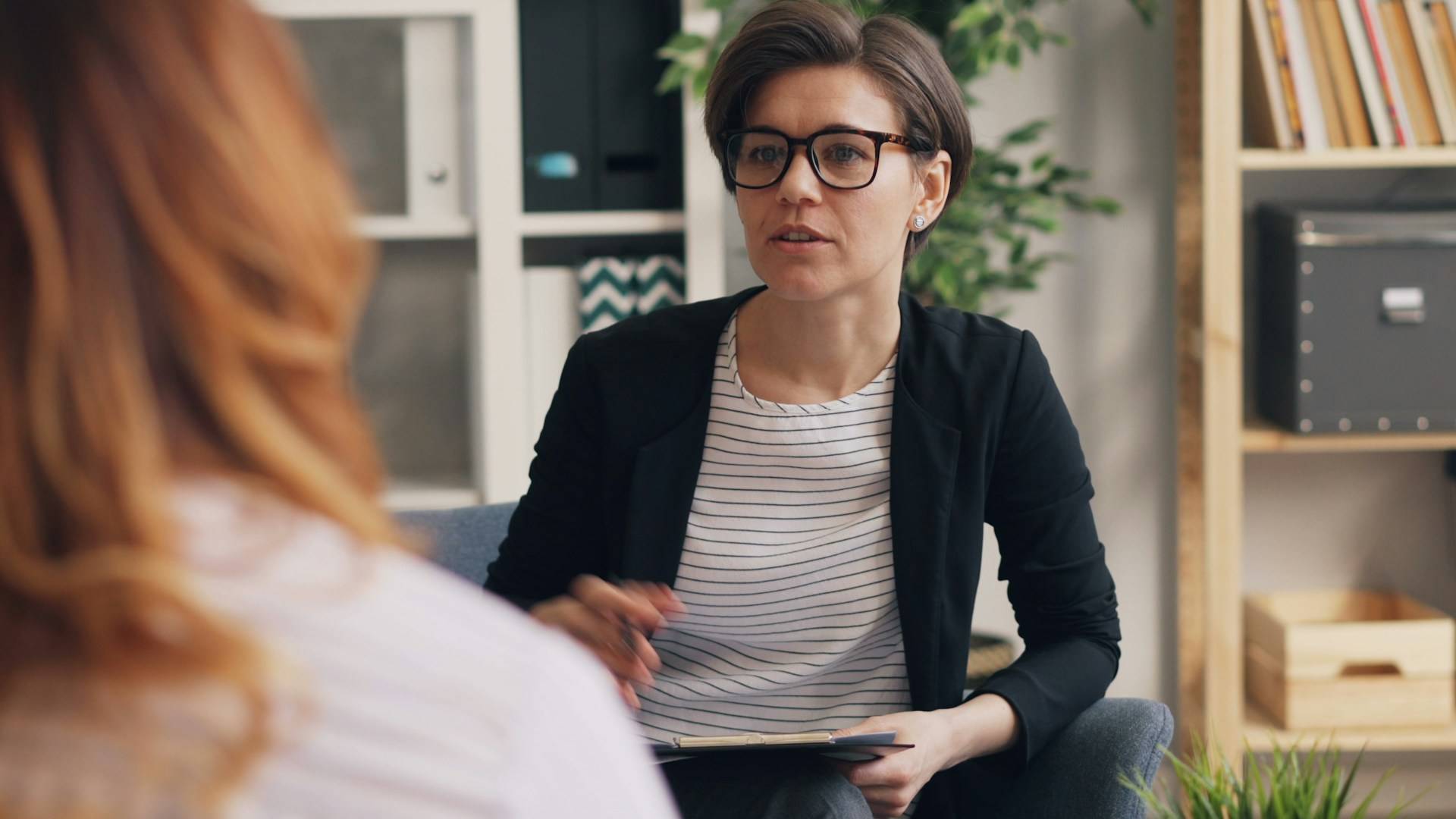 „Die meisten meiner Kollegen gehen selbst zur Therapie." – Was dein Therapeut weiß, aber nicht erzählt