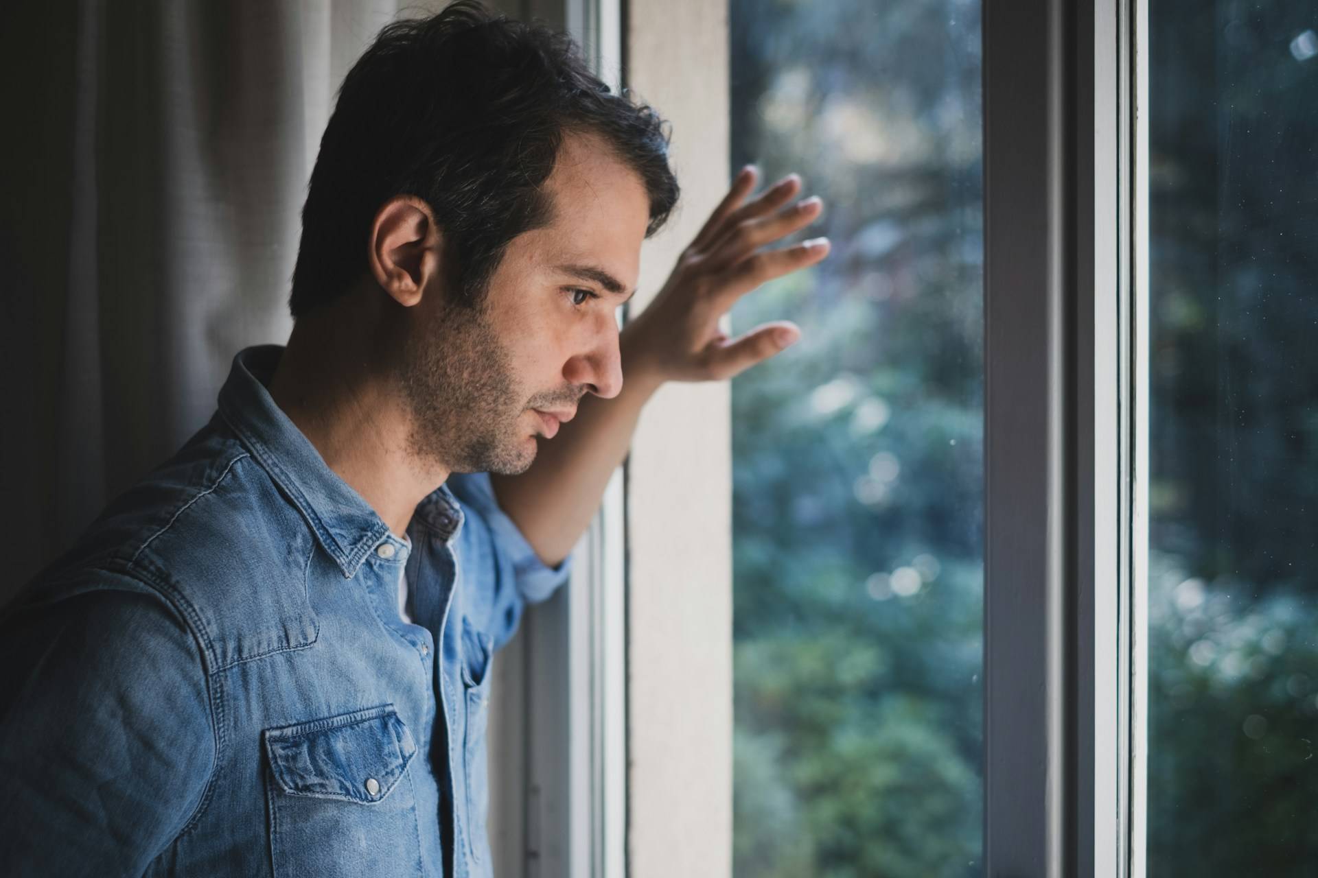 "My Mom Likes You and I Like Your Family Too!" – 10 Little Lies Men Tell to Protect Their Relationship