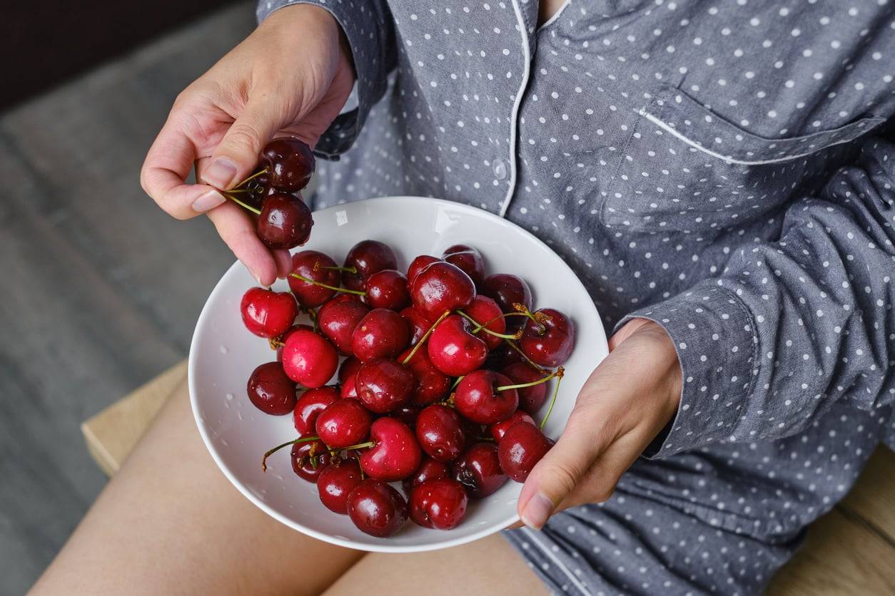 Hydration von innen und außen: So ernährst du dich im Frühling für strahlende Haut