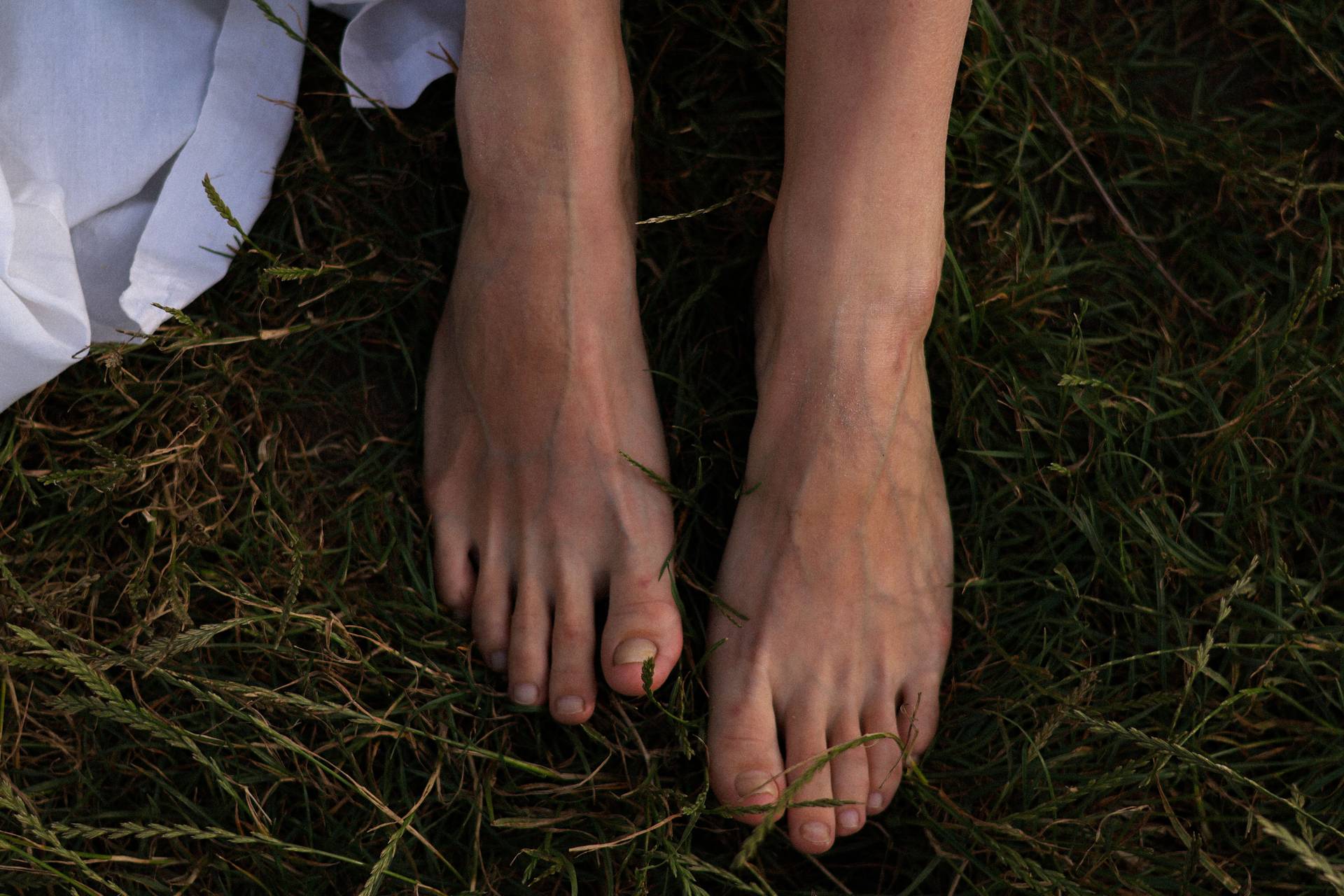 Swollen Feet in the Heat? Here's Why It Happens — and How to Get Relief Fast