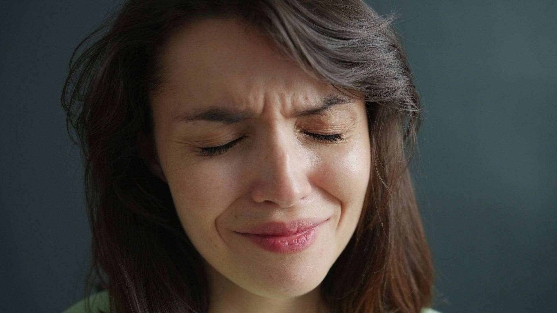 «Non riuscivo a guardarlo in faccia per via dei suoi calzini» – I motivi più assurdi per cui alcune donne hanno lasciato il partner