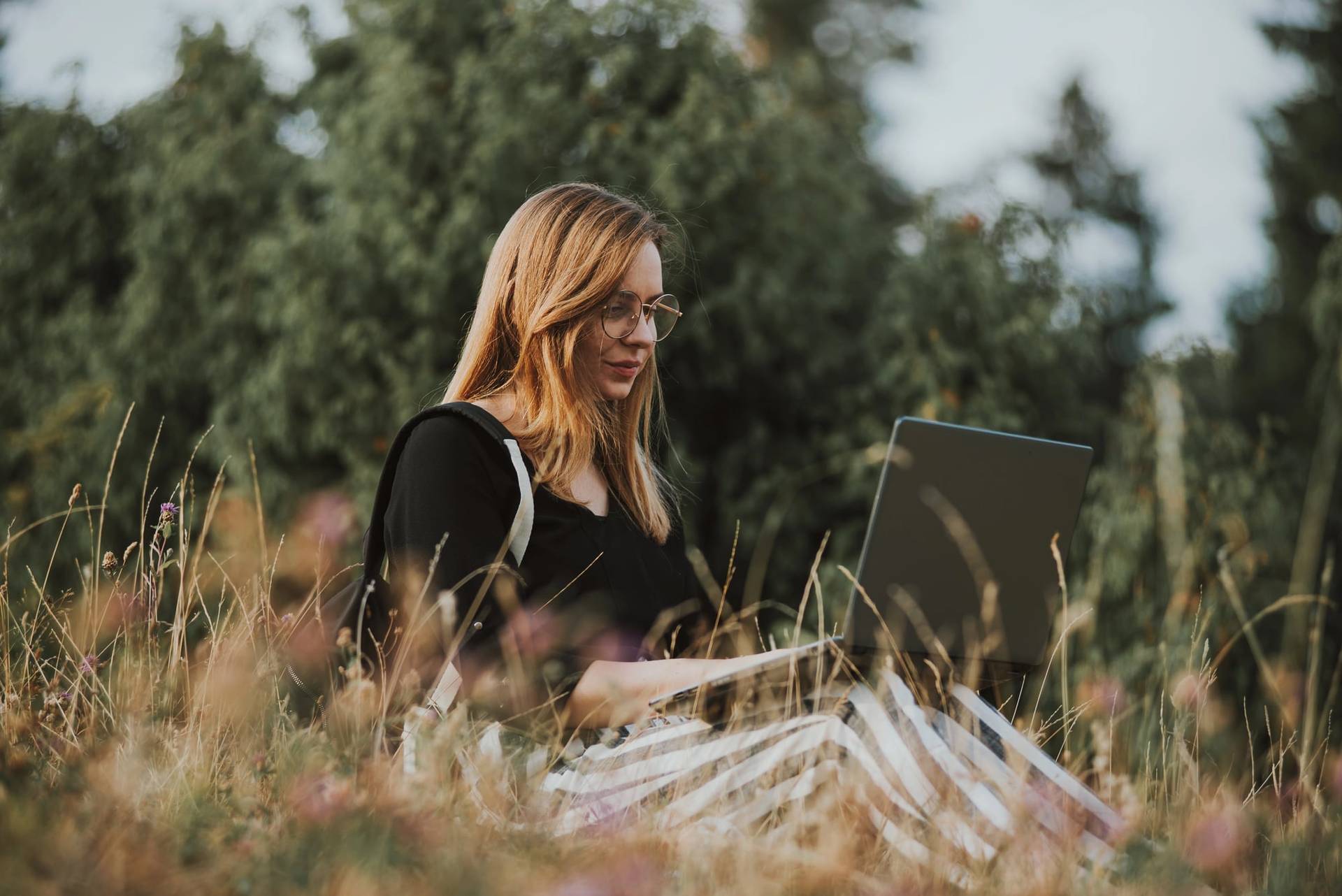 Harmonie und starke Teamarbeit: Das erwartet dich im Oktober bei der Arbeit – nach Sternzeichen