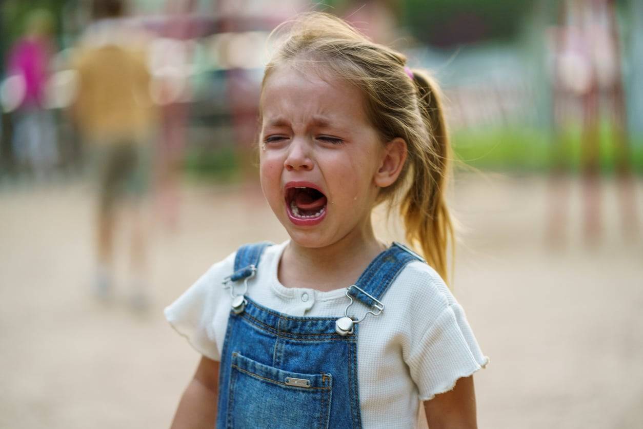 Lo que hago cuando veo a un niño con rabieta en público — y tú también deberías hacerlo