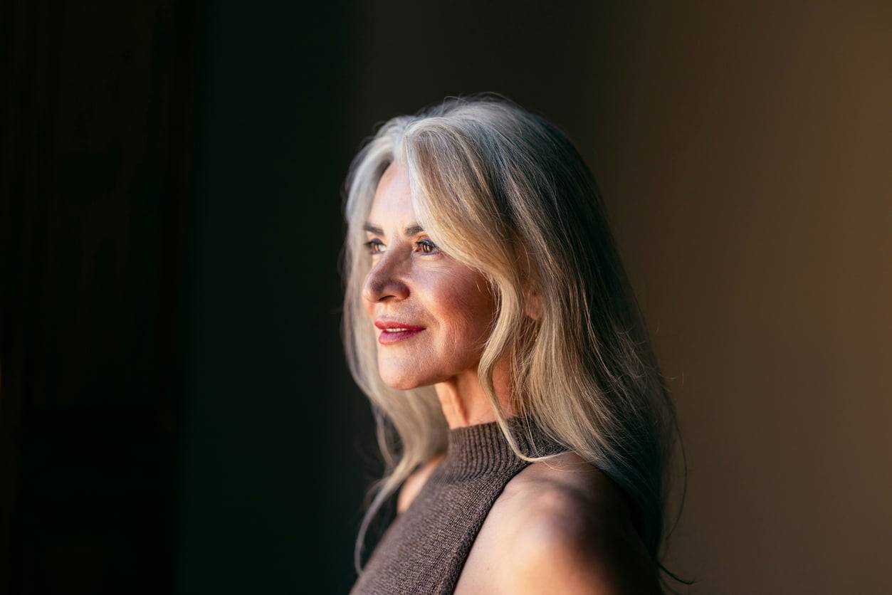 Tendances coiffure automne après 50 ans : les coupes qui rajeunissent vraiment