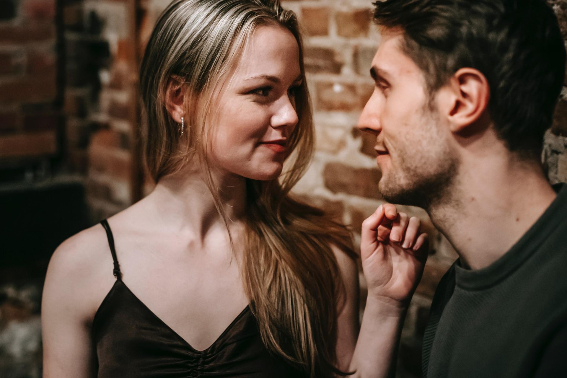 5 choses surprenantes qui rendent les hommes attirants aux yeux des femmes — Relation