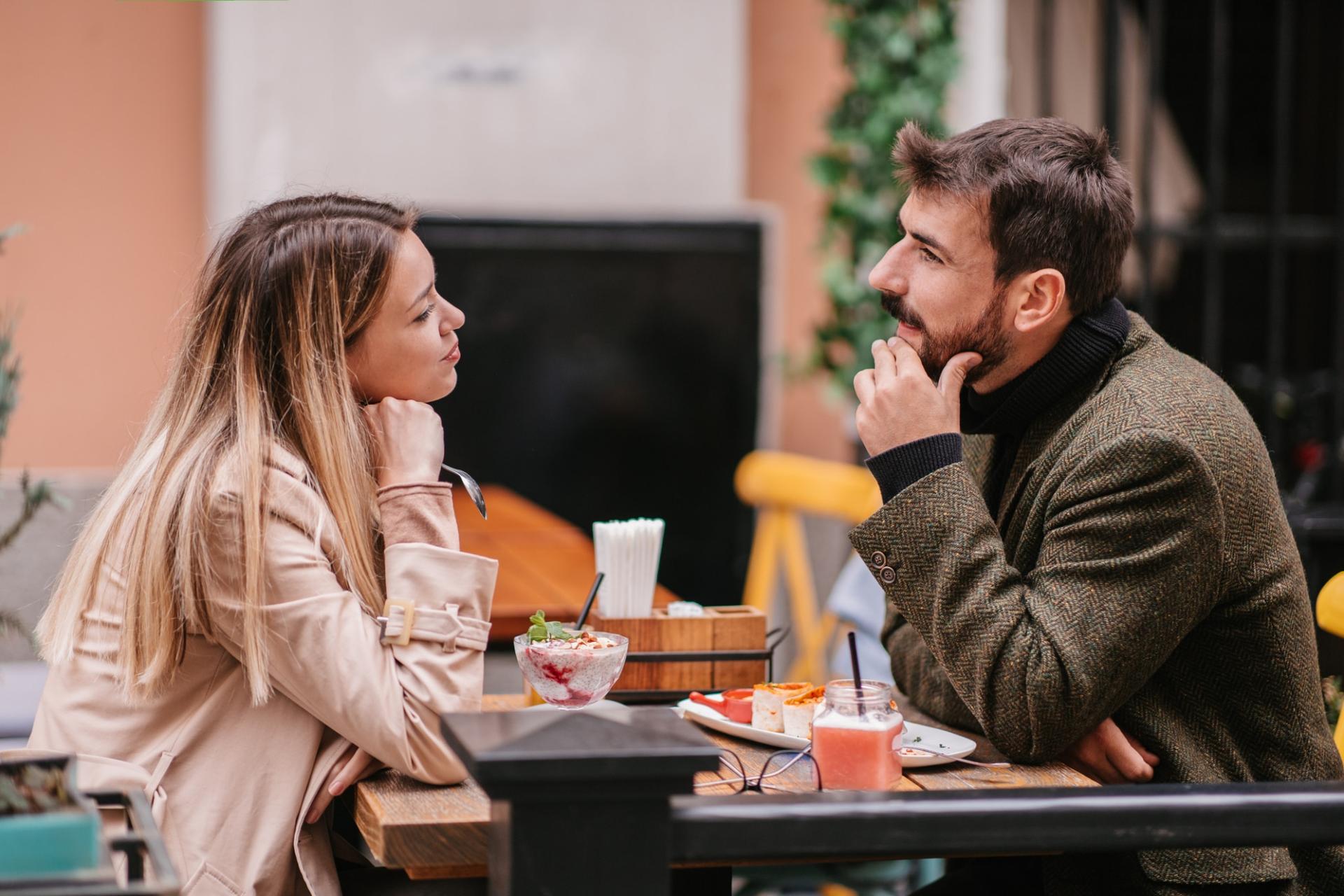 « Les actes comptent plus que les mots » - 9 messages d’hommes pour les femmes — Relation