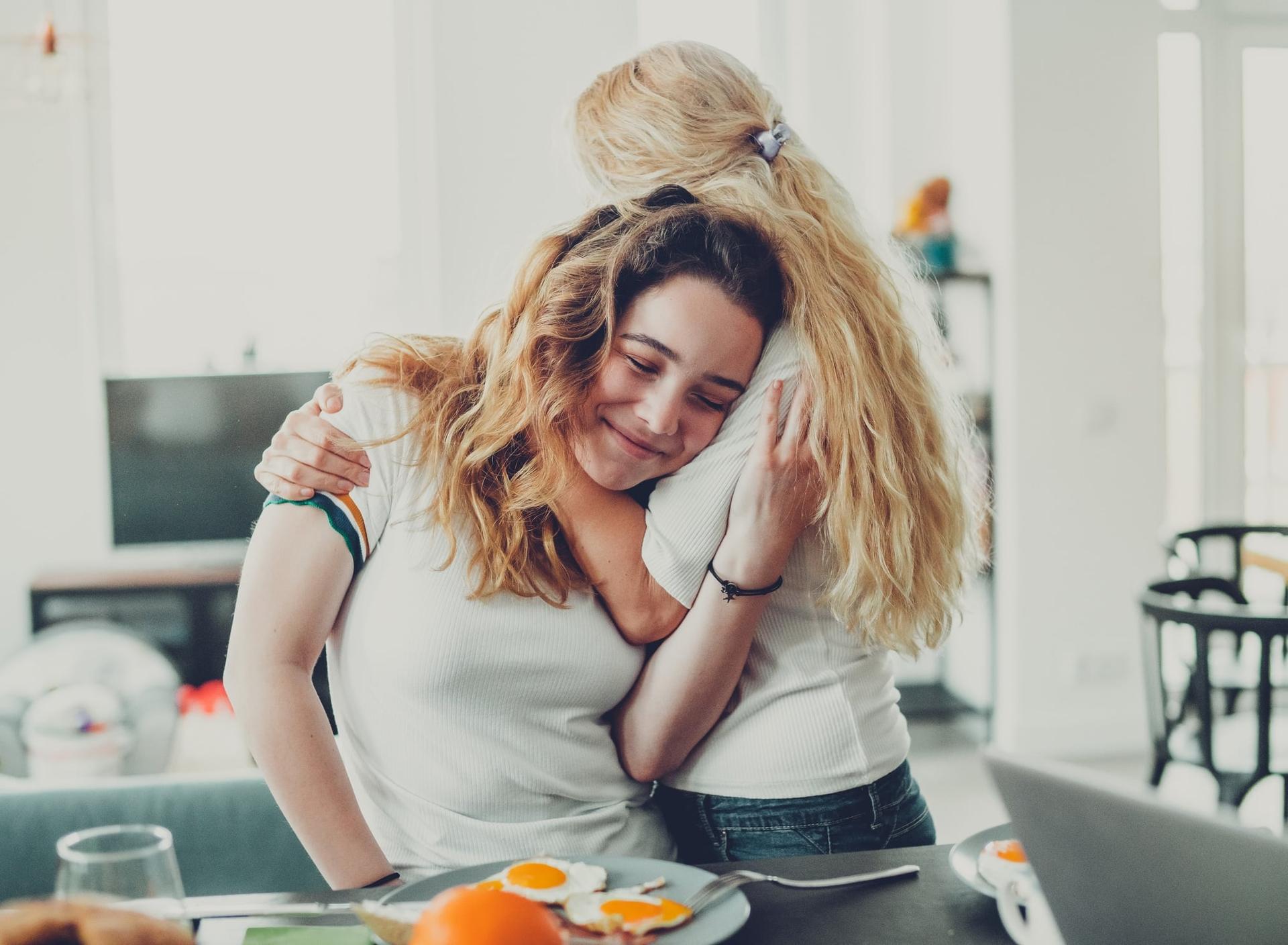 Quando torni a casa dei genitori, scatta sempre la modalità bambino – Ecco perché — Famiglia
