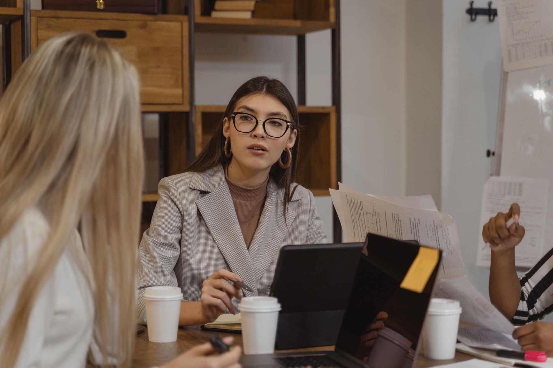 Évite ces 4 mots pour dégager une vraie confiance en toi — Mode de vie