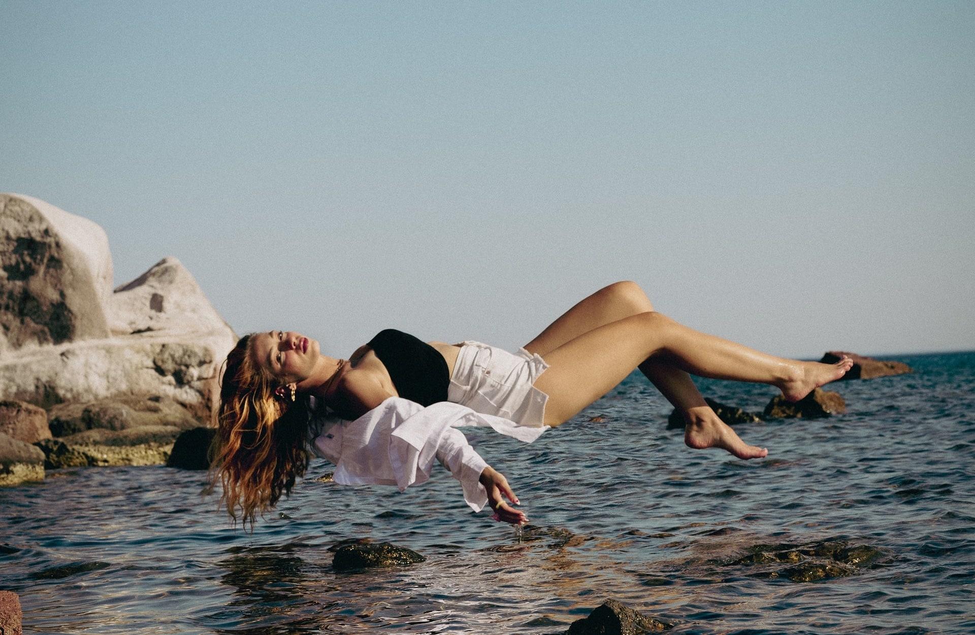 Si en tus sueños aparece alguien que te da un mensaje, esto es lo que significa — Estilo de vida