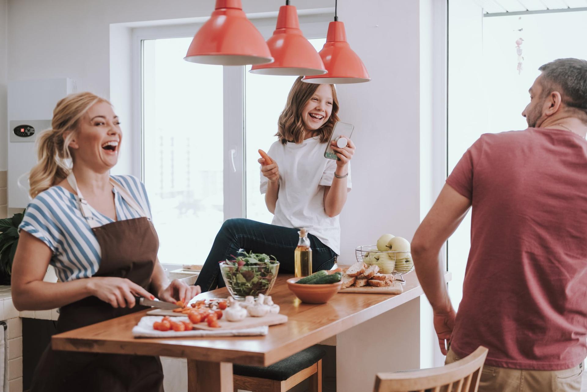 « Maman cache de l’herbe dans le placard de la cuisine » - Parents, pour quelles raisons hilarantes avez-vous été convoqués à l’école ? — Famille