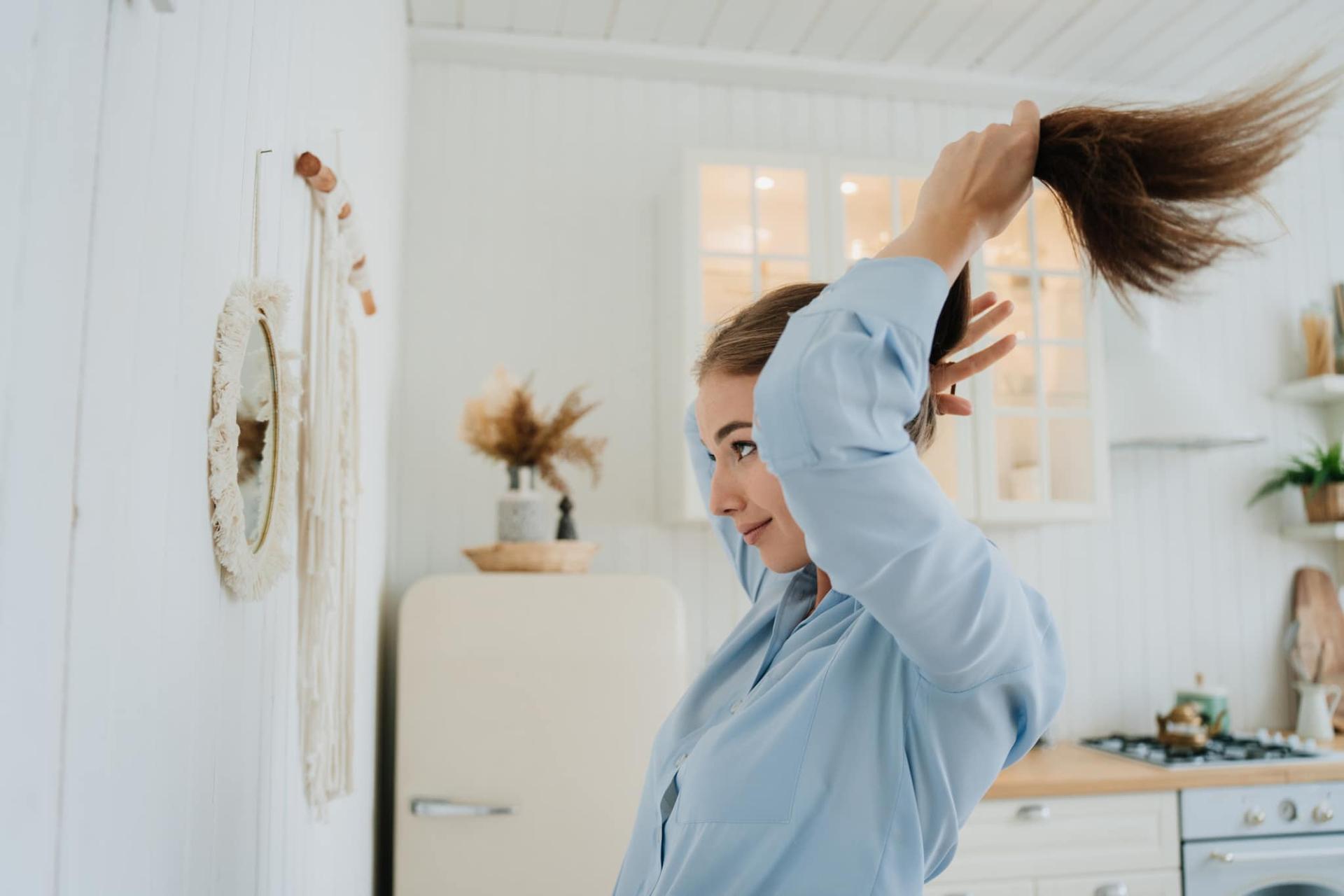 Ecco a che altezza legare la coda: la "regola della linea della mascella" — Capelli