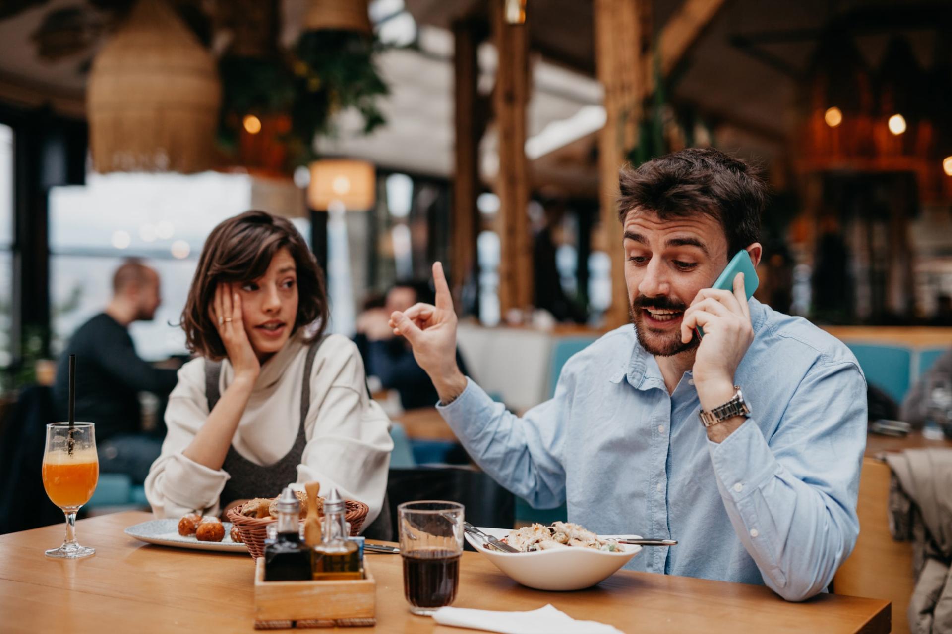 „Wer ein Kind von geschiedenen Eltern ist, ist ein Verlierer“ – Dating-Geschichten, bei denen eine*r einfach aufstand — Beziehung