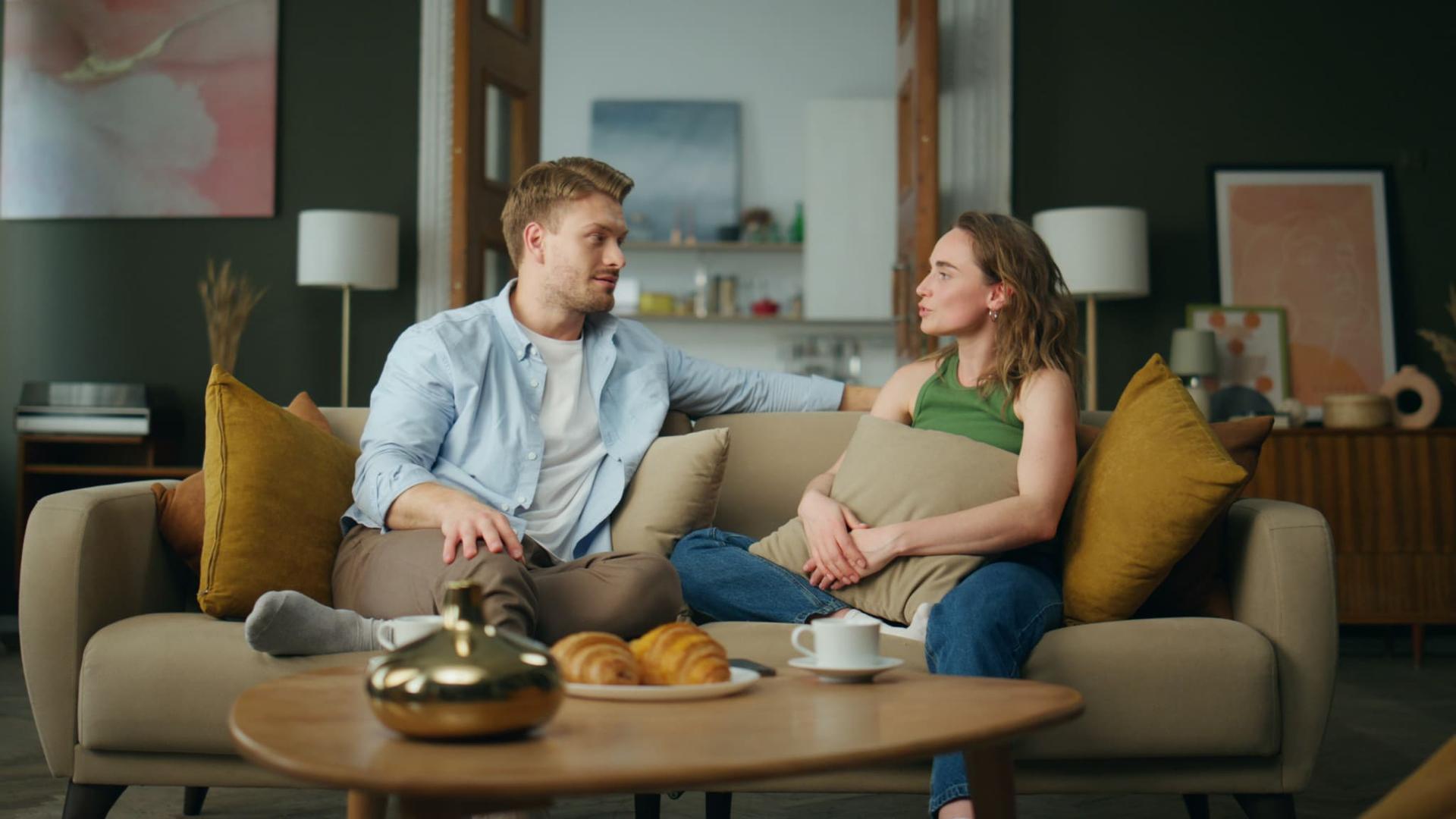 Micro-cheating: When They Start Acting Like They’re Single — Relationship