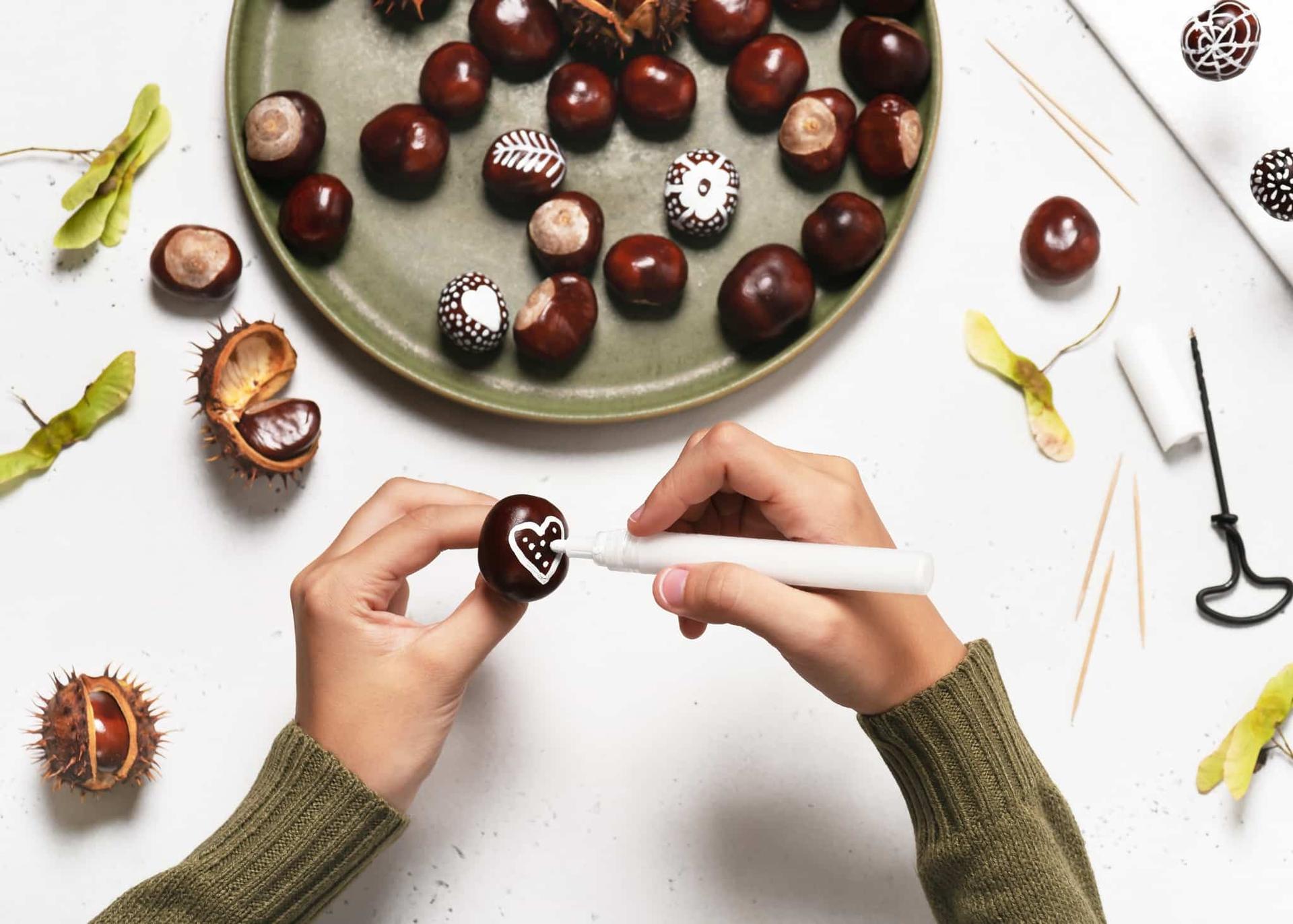 Aquí tienes 5 decoraciones con castañas sencillas y con mucho estilo para este otoño — Aficiones