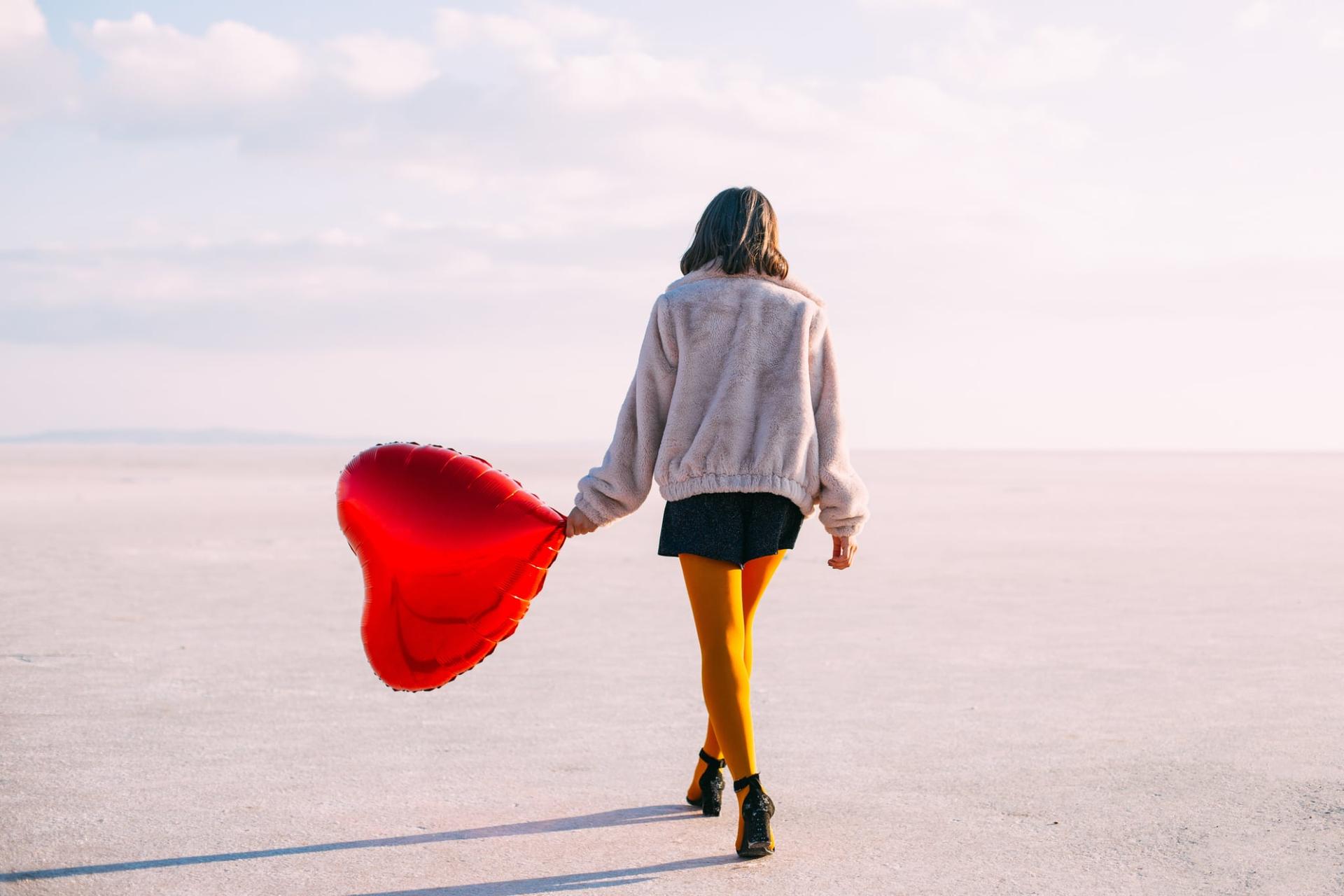 Estos son los signos zodiacales que les cuesta entregarse al amor — Estilo de vida