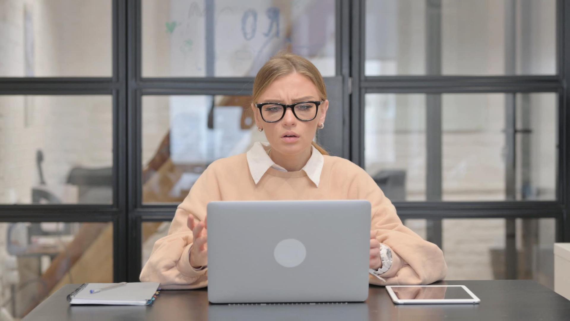 «Prometió un bono, yo trabajé duro y no me dio nada» - Las mayores traiciones en el trabajo — Estilo de vida
