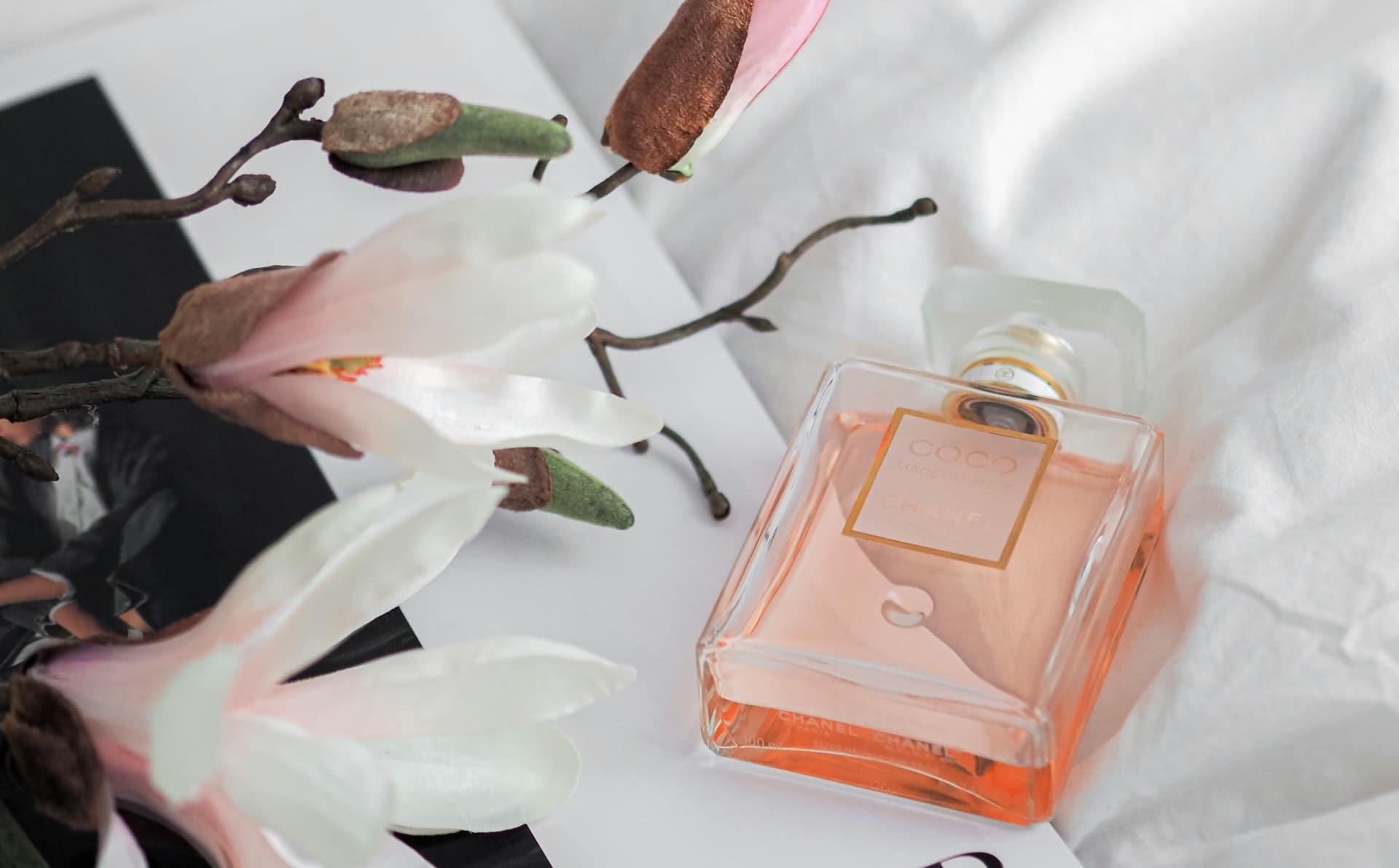 Guide du port du parfum : 5 erreurs à éviter et 5 astuces à adopter — Style