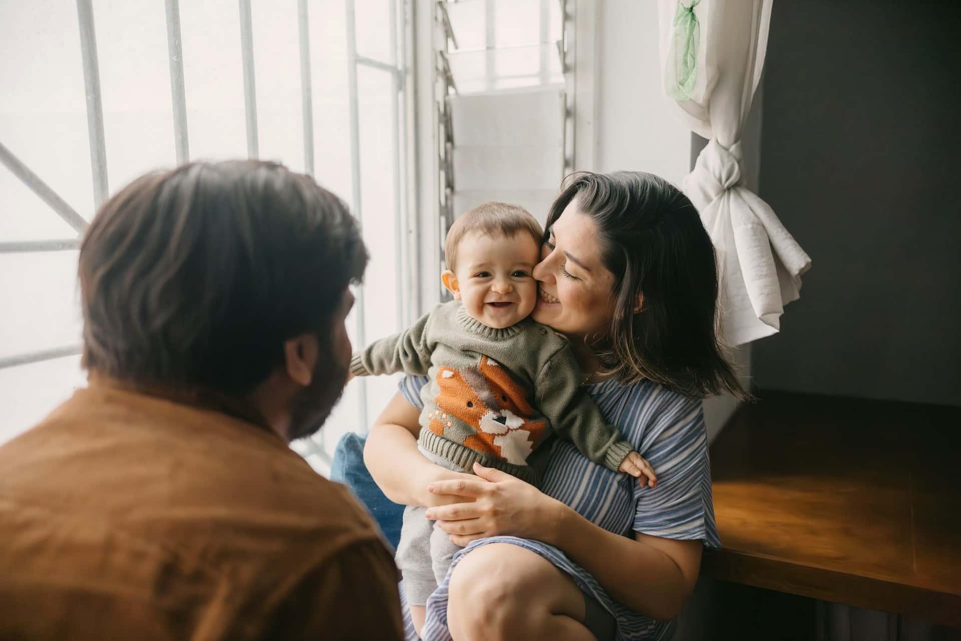 Warum fühlen sich Kinder oft stärker zu einem Elternteil hingezogen? — Familie