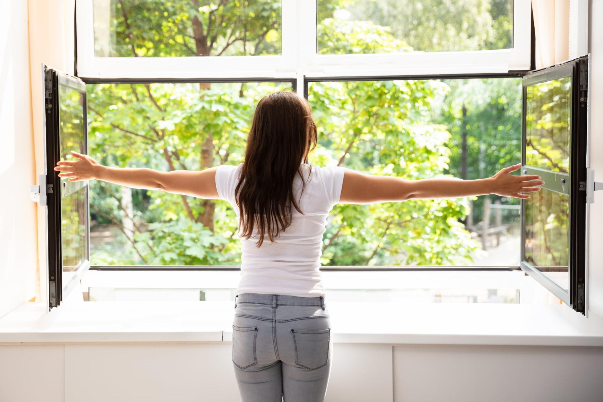 10 sources d'odeurs invisibles qui gâchent l'odeur de votre maison — Ménage