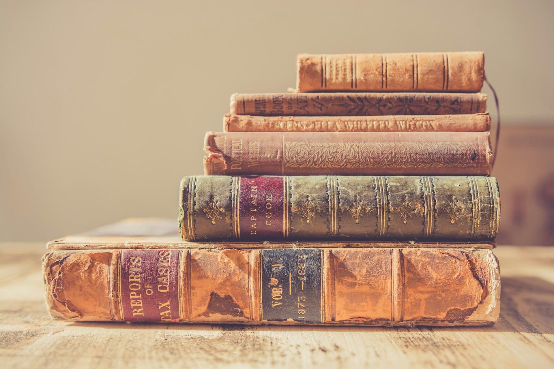 La nouvelle vie des vieux livres : 5 façons créatives de les réutiliser — Décoration