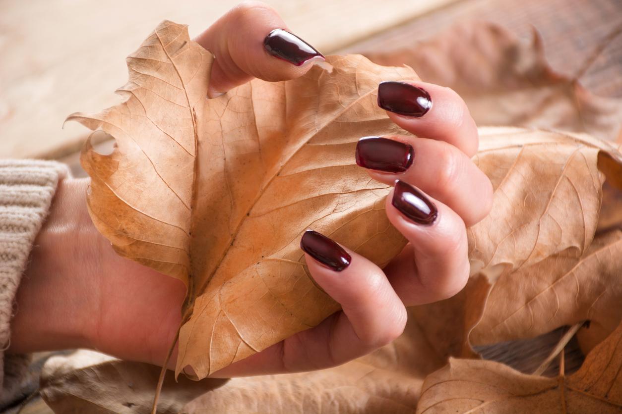 Avec ces couleurs d’automne pour ongles, soyez à la fois audacieuse et classique — Mode