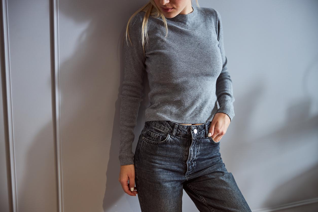 Dimentica il blu: il jeans grigio prende il comando questo autunno — Moda