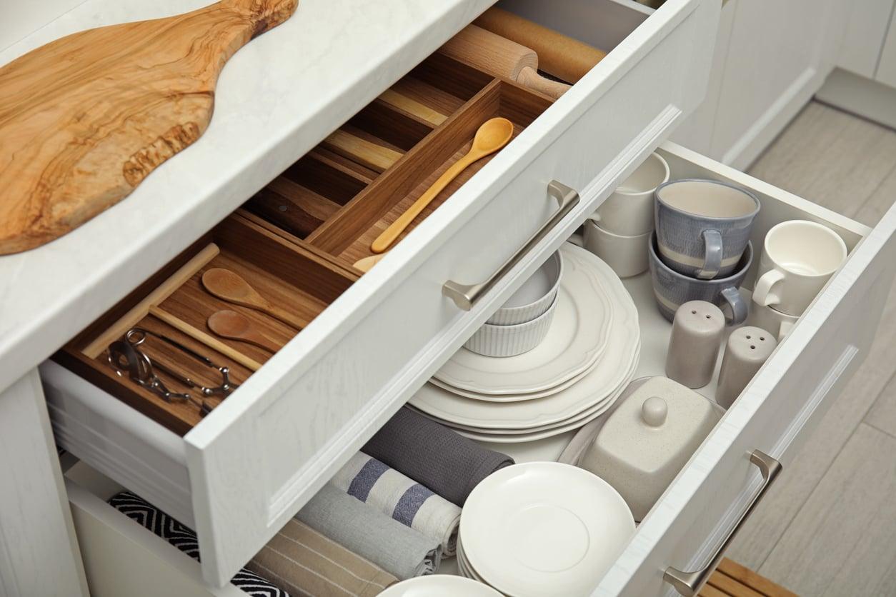 Organiza solo un cajón o una estantería cada semana y mira qué sucede — Estilo de vida