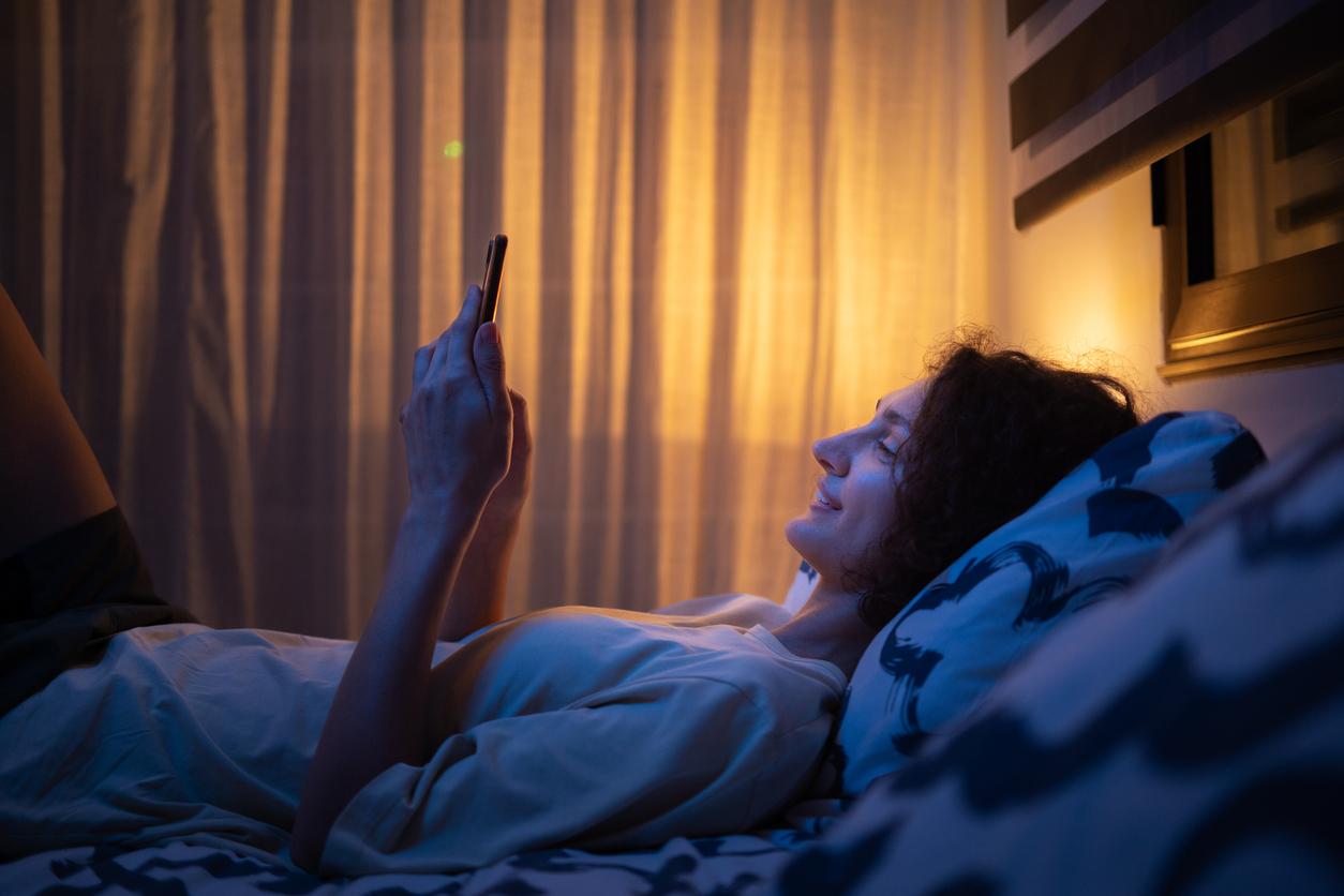Nouvelle étude : poser son téléphone le soir améliore votre flore intestinale — Santé